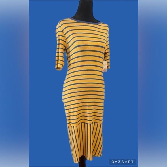 LuLaRoe Dresses & Skirts - NWT LuLaRoe Julia Pullover dress. Size Small